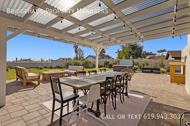 Building Photo - 1004 St Albans Pl