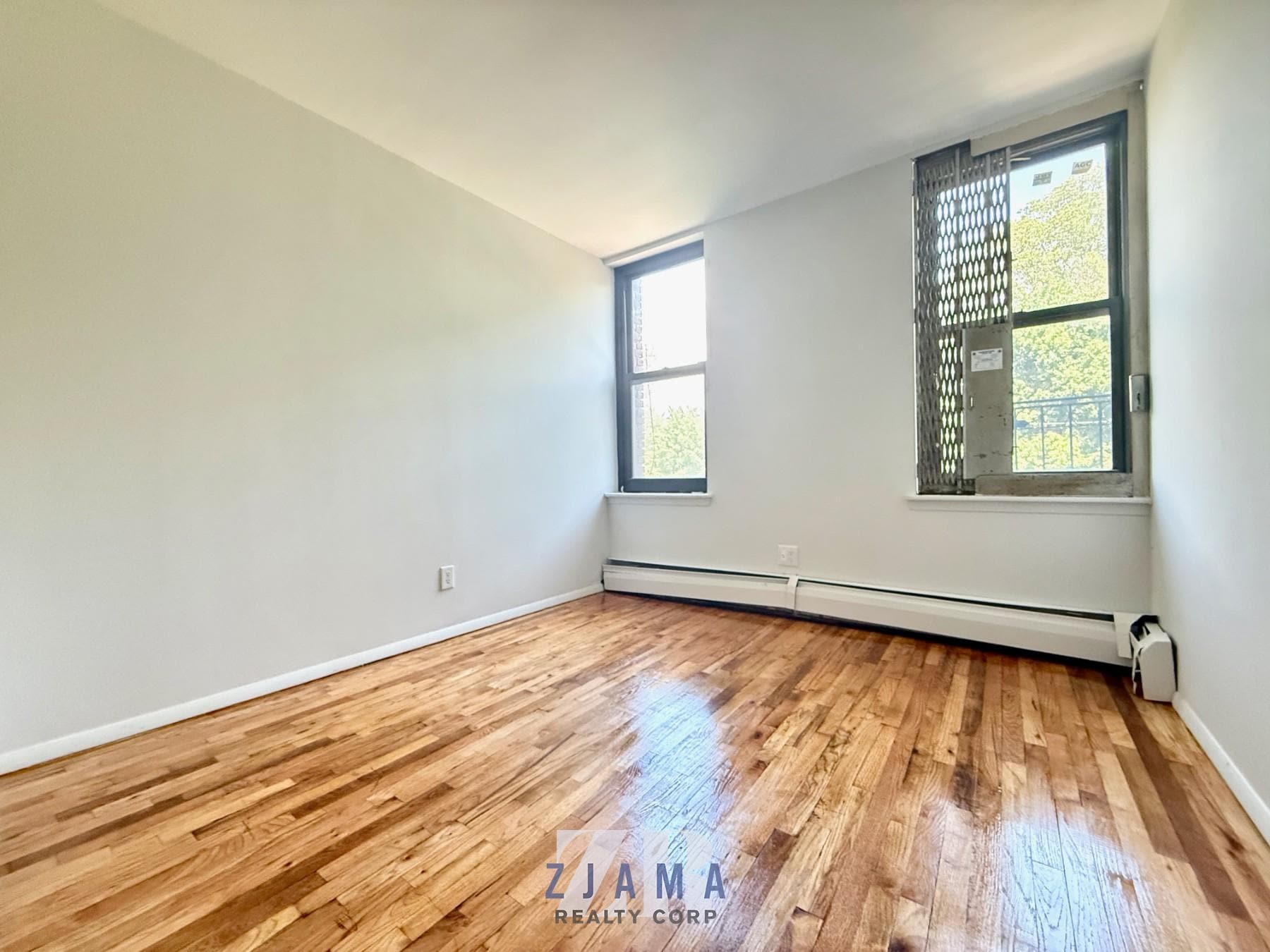 Building Photo - 152 Parkside Ave