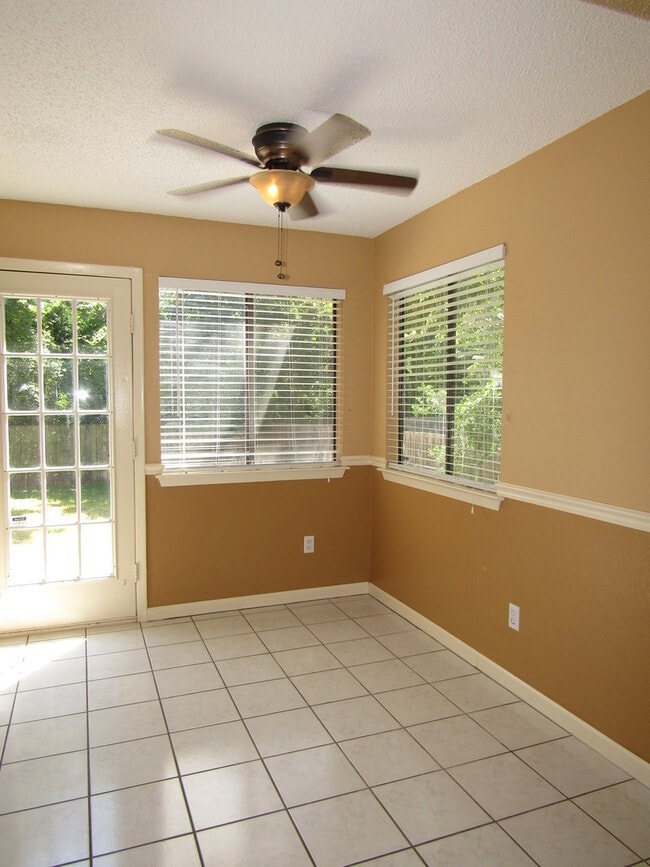Building Photo - 7001 Winedale Dr
