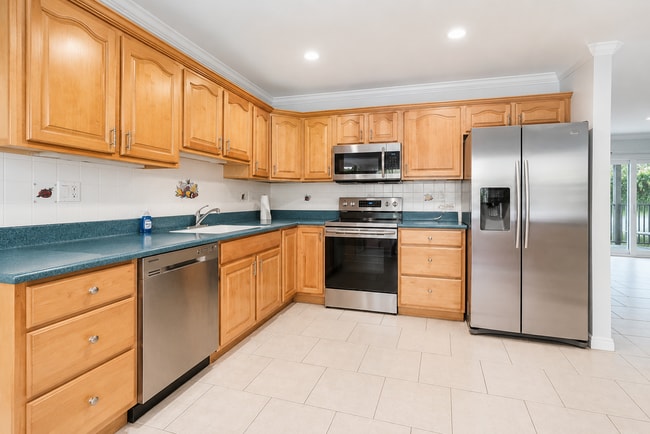 Building Photo - 911 Burch Dr