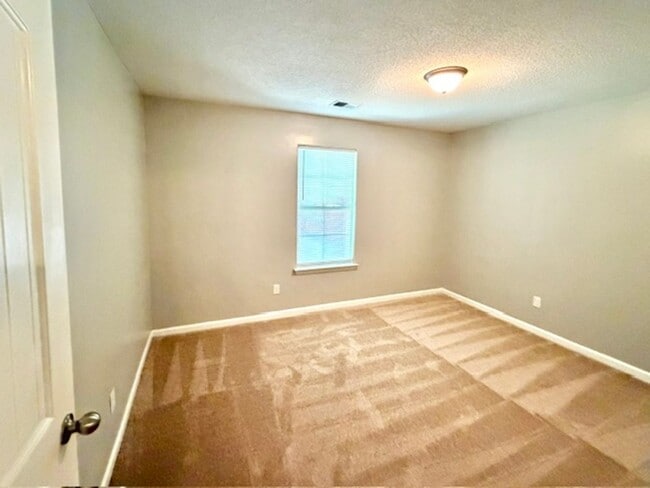Building Photo - CraytonRidgeDr1039