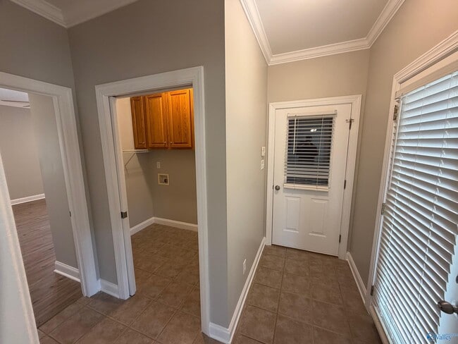 Building Photo - 945 Tracey Ln