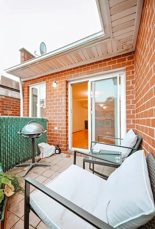 Building Photo - Contemporary Living Starts Here