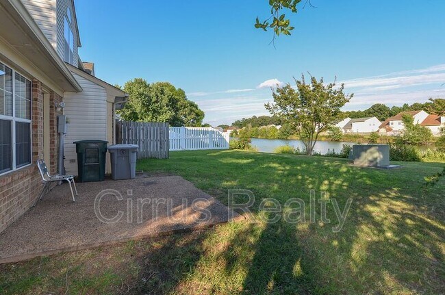 Building Photo - 381 Westview Dr