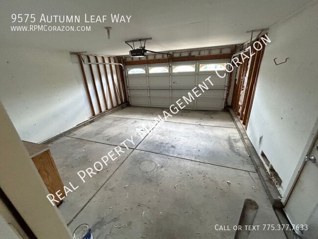 Building Photo - 9575 Autumn Leaf Way