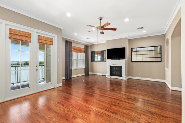 Building Photo - 17 Armand Shore Dr