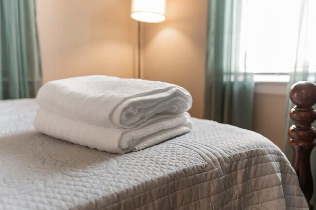 Building Photo - 12 Harris Ave