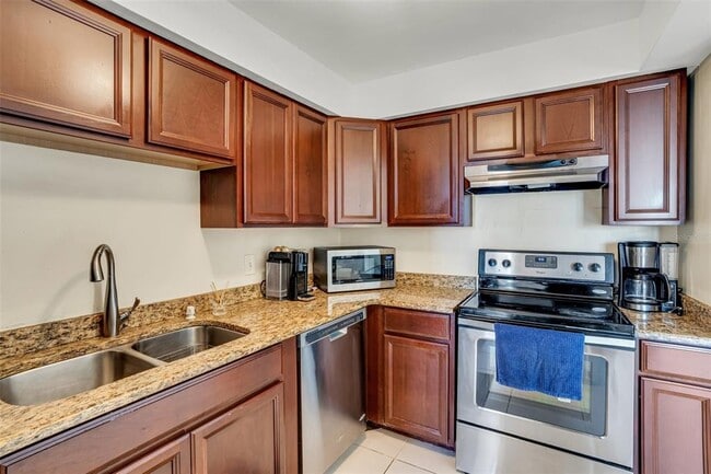 Building Photo - 255 Dolphin Point