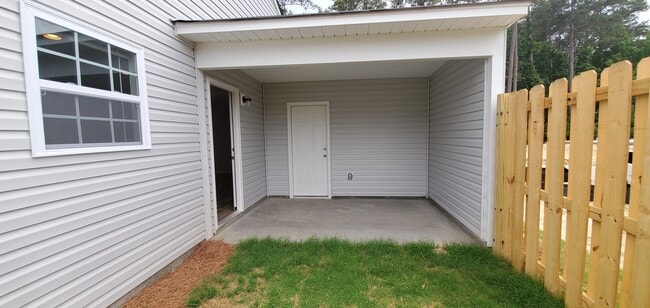 Building Photo - Regency Park Subdivision