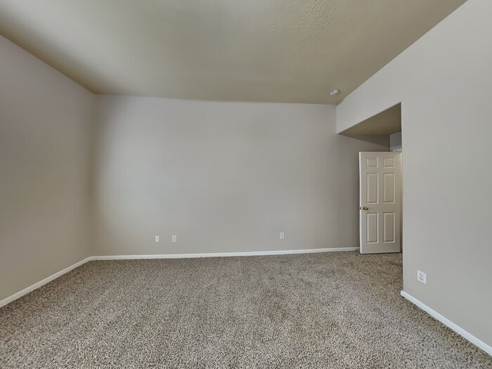 Building Photo - 19710 River Pointe Ln