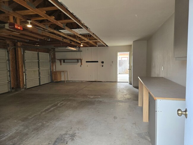 Building Photo - 369 Leffler Pl