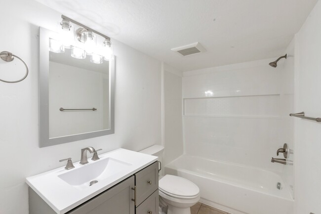 Building Photo - 38 N Rue de Matth