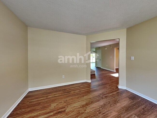 Building Photo - 12024 Seahawks Ln