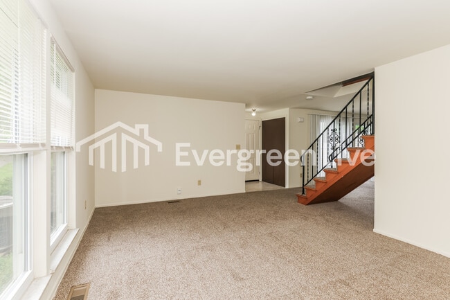 Building Photo - 5676 Troy Villa Blvd