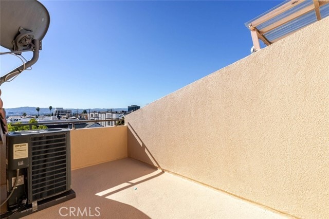 Building Photo - 711 E Angeleno Ave