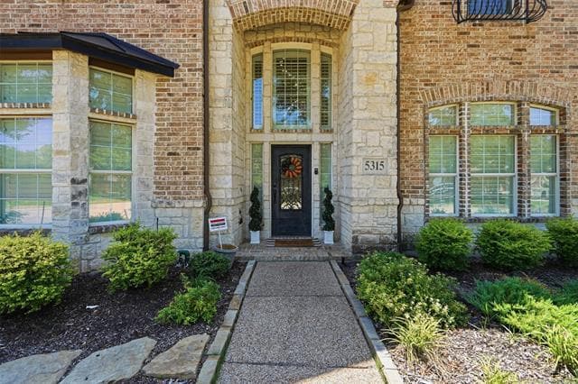 Building Photo - 5315 Cree Dr