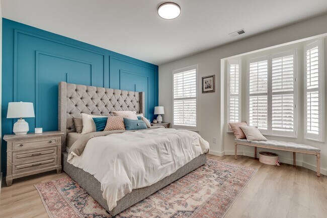 Building Photo - Gorgeous 3/3.5 Townhome Minutes From Downt...