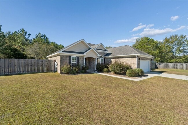 Building Photo - AVAILABLE NOW! (Pet Friendly)