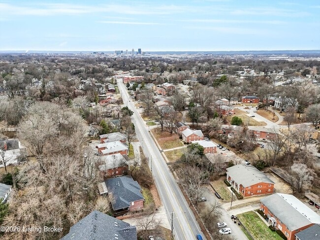 Building Photo - 2726 Brownsboro Rd