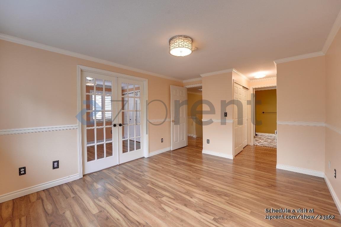 Building Photo - 10909 Avondale Rd NE