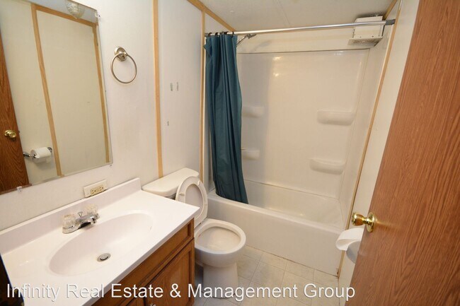 Building Photo - 3 br, 1 bath House - 6811 10th St SE