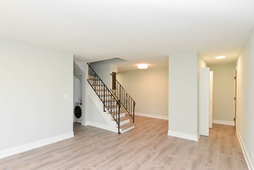 Building Photo - 450 W Barry