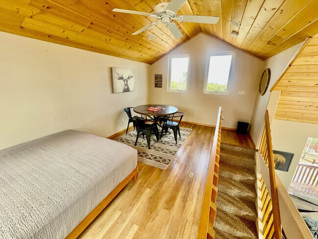 Building Photo - 213 S West St