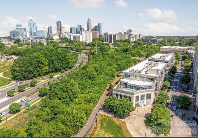 Building Photo - 1133 Metropolitan Ave