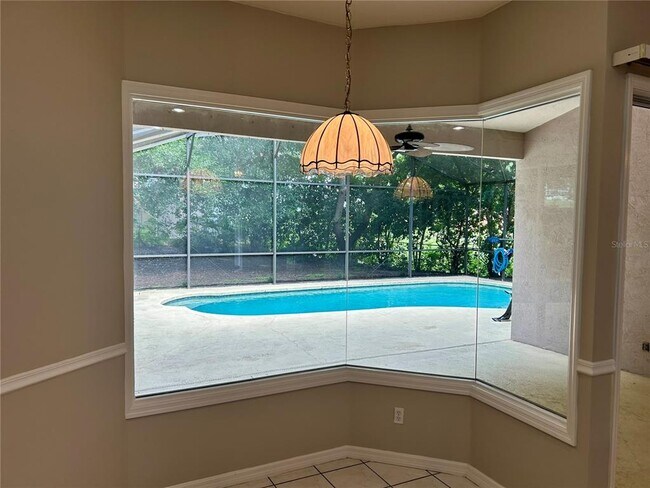 Building Photo - 10433 Lake Hill Dr
