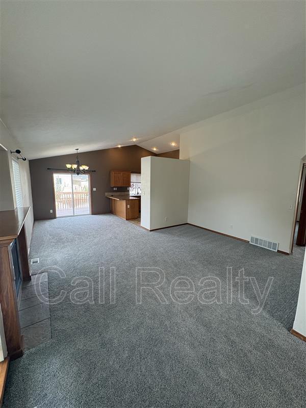 Building Photo - 14609 E Crown Ave