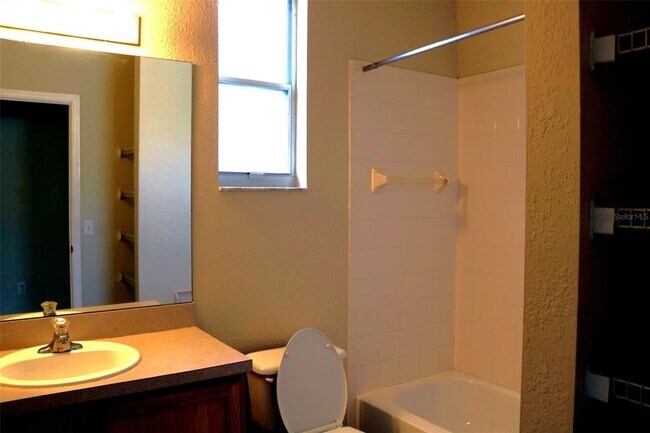 Building Photo - 1932 Magical Ln