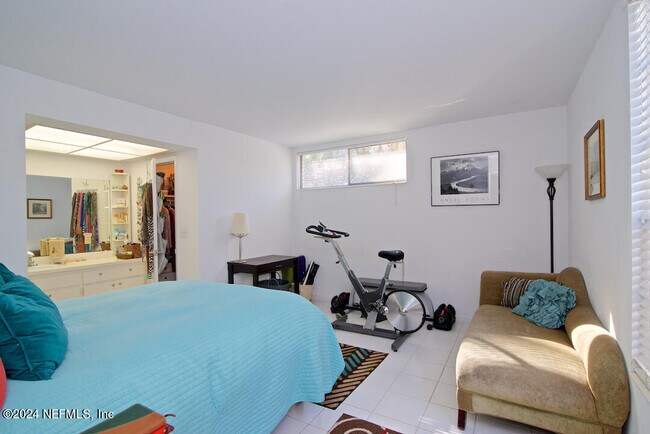 Building Photo - 223 Orange St