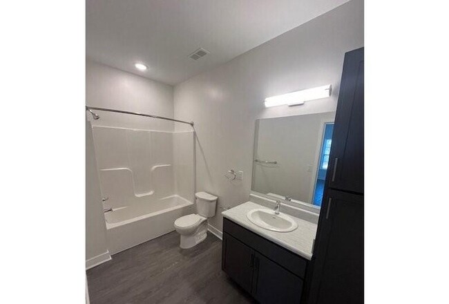 Building Photo - 2701 Drewrys Bluff Rd