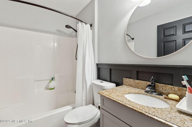 Building Photo - 1658 Hudderfield Cir W