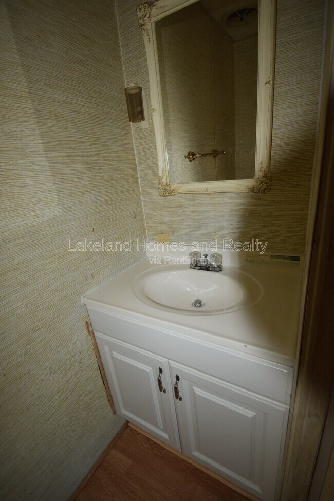 Building Photo - 1567 Longbow Dr