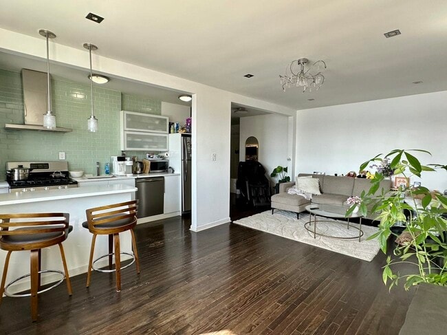 Building Photo - 8650 BLVD E