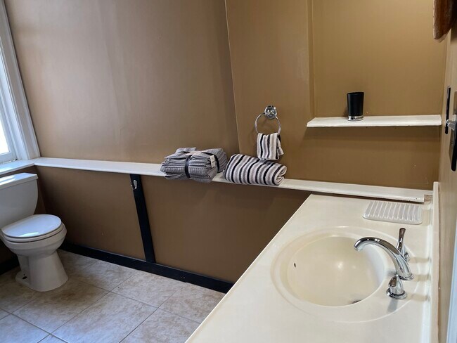 Building Photo - 4515 Olive St