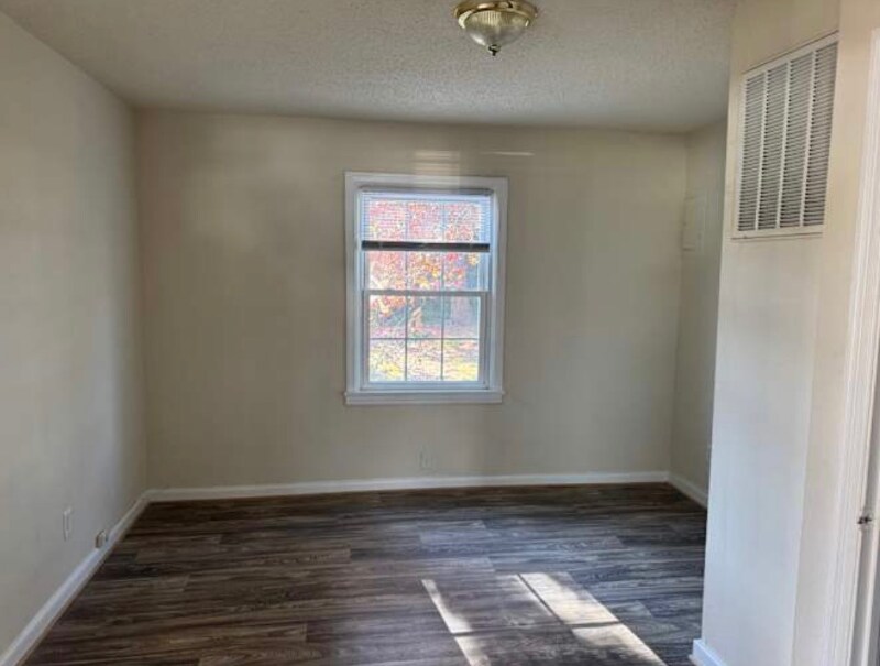 Building Photo - 96 Dahlgren Ave