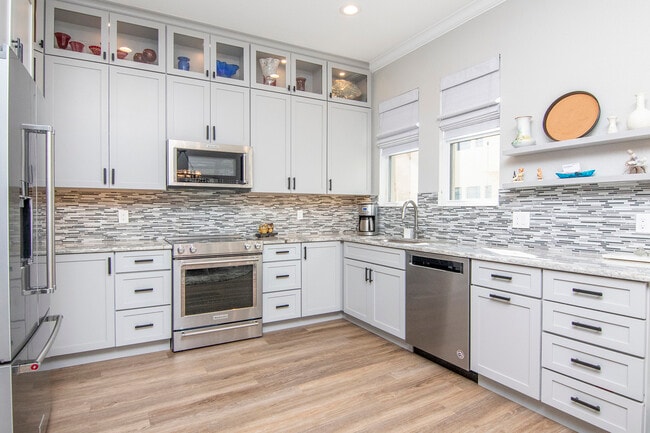 Building Photo - 5919 Bowen Daniel Dr