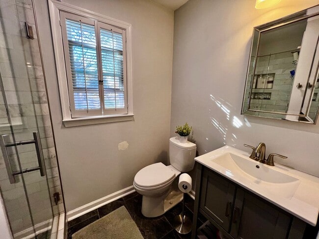 Building Photo - Beautiful All-Brick Ranch in the Heart of Kings Grant!