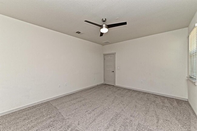 Building Photo - 13700 Lubeck Dr