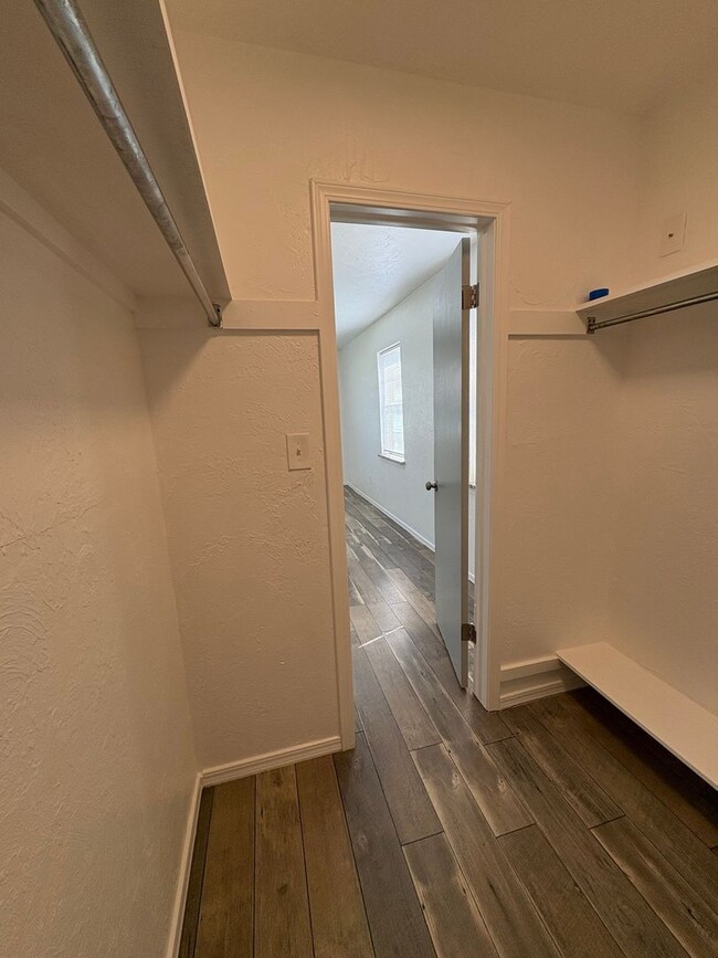 Building Photo - Charming 2BR Brick House in Wanette