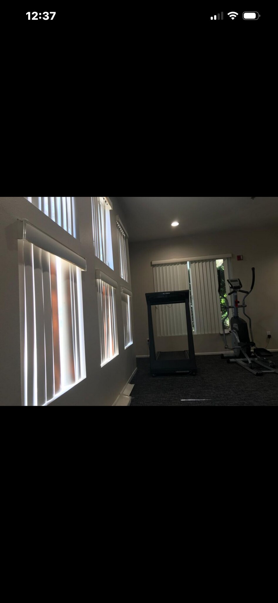 Building Photo - 10790 Rose Ave