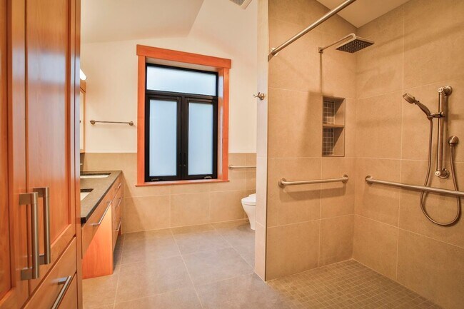 Building Photo - Private, Custom Home in Greenbank!