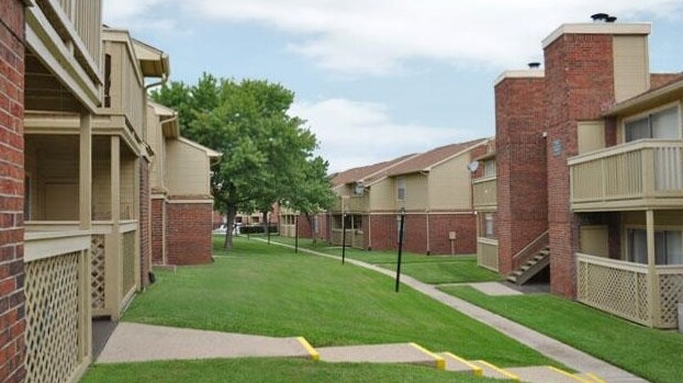 Cobblestone Village Grapevine Tx Apartment Finder Cobblestone Village