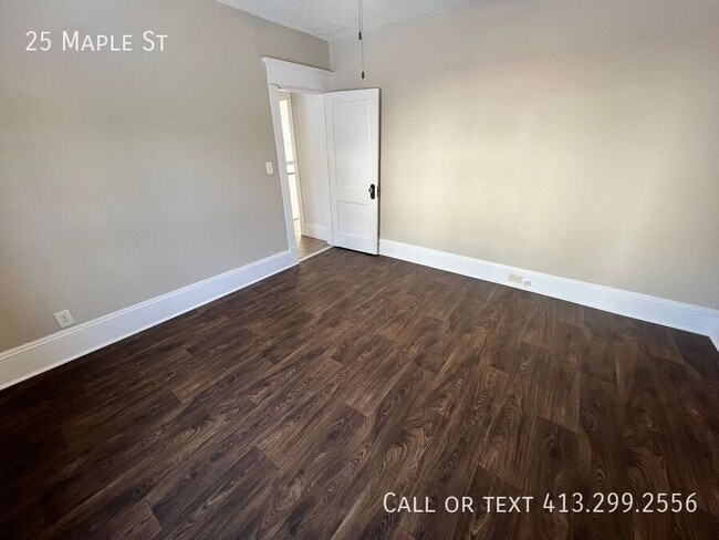 Building Photo - 25 Maple St