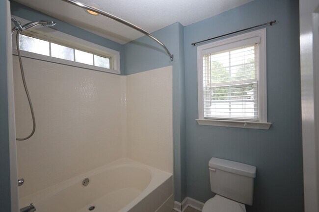 Building Photo - 3941 Cutter Point