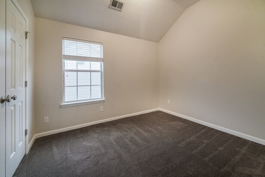 Building Photo - 2530 Carolina Ridge