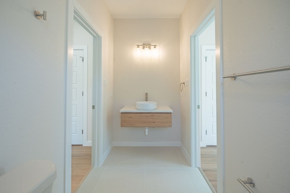 Building Photo - 11215 Link