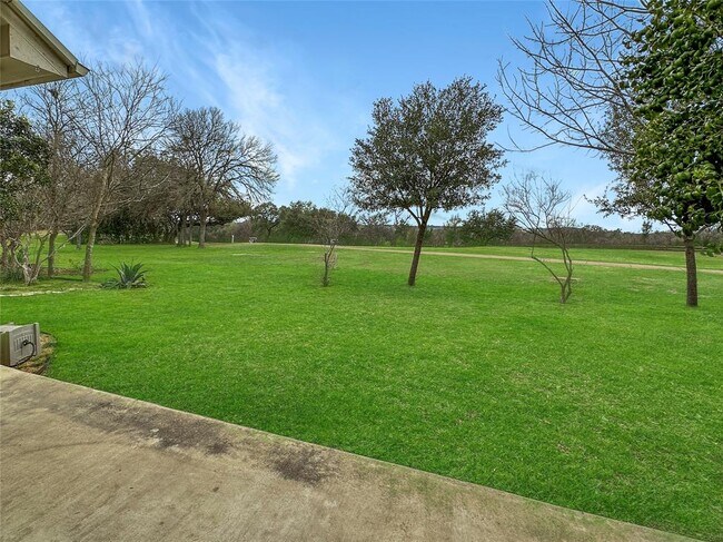 Building Photo - 11032 River Plantation Dr
